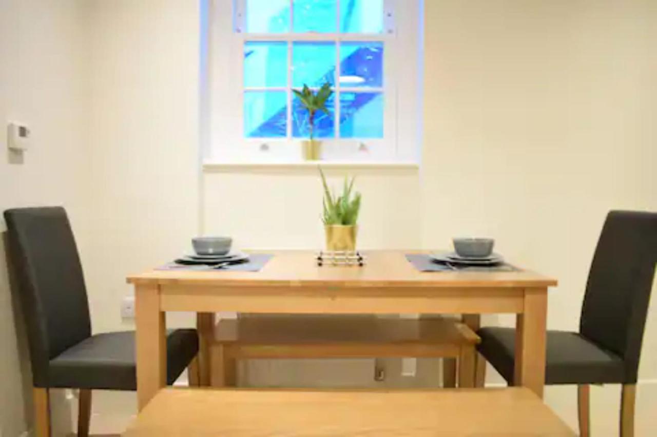 Spacious And Modern Apartment In Pimlico London Eksteriør billede