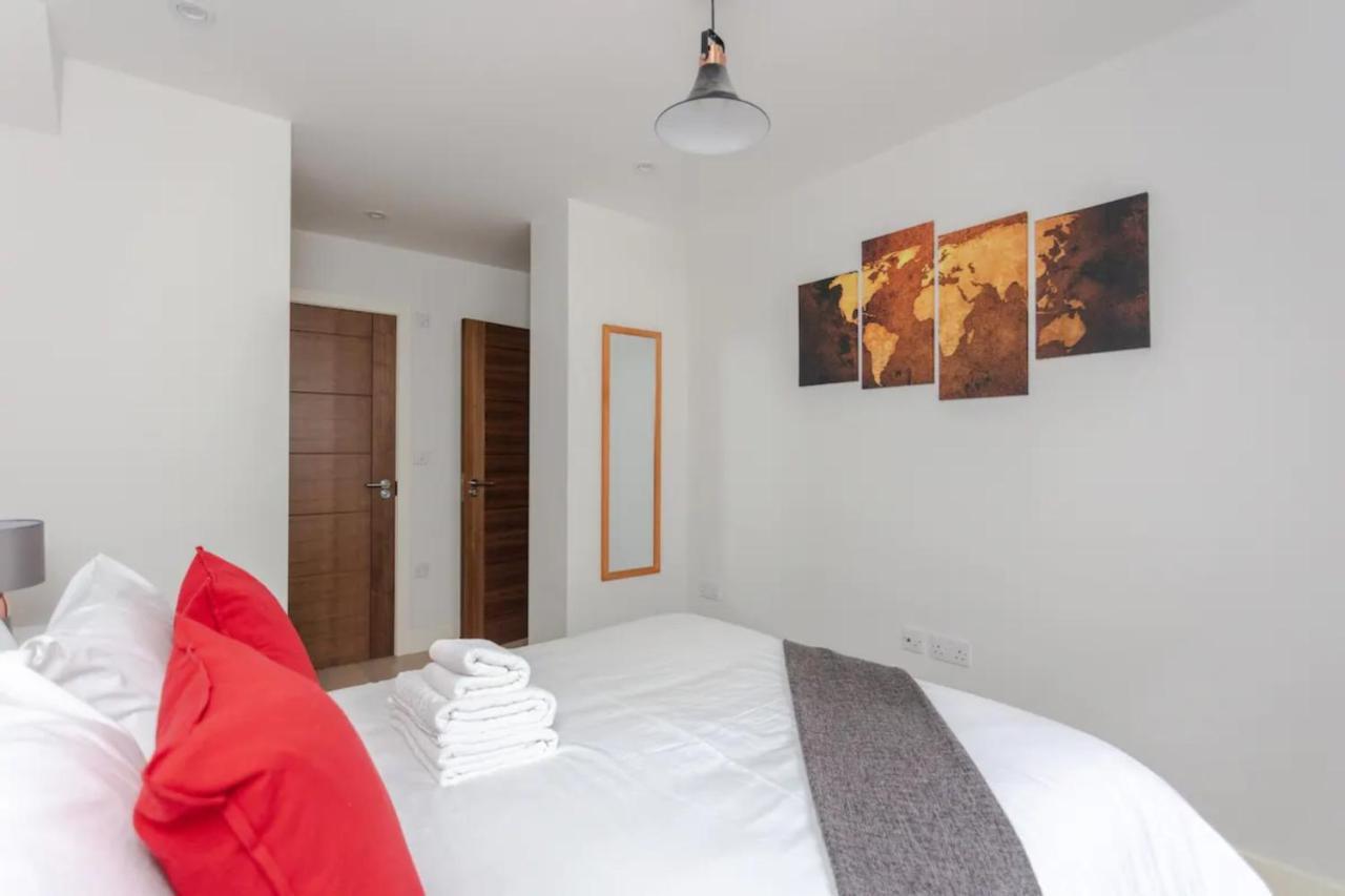 Spacious And Modern Apartment In Pimlico London Eksteriør billede