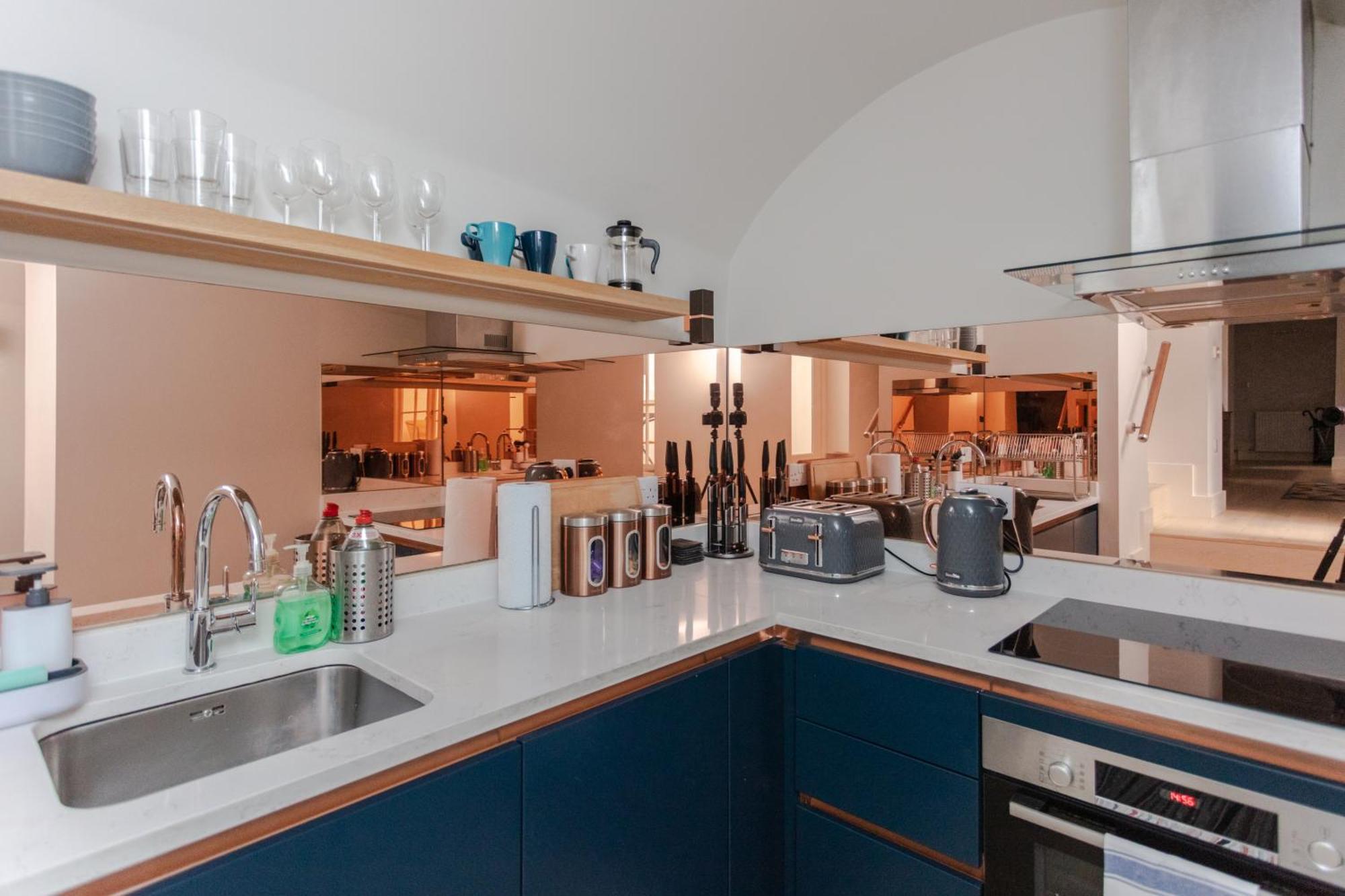 Spacious And Modern Apartment In Pimlico London Eksteriør billede